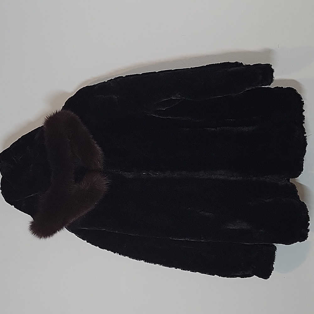 GALLERY black faux fur coat with fox fur trim womens size medium